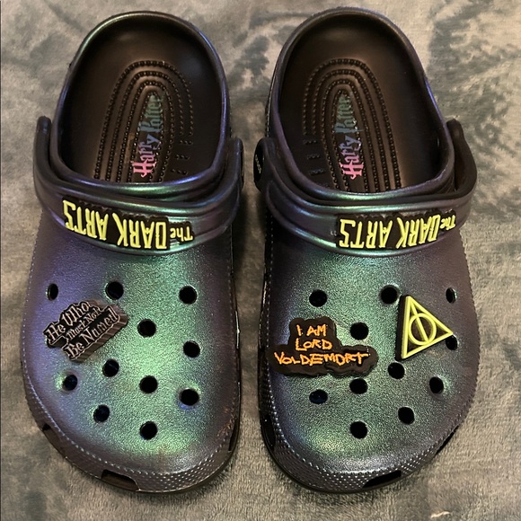 CROCS Harry Potter Dark Arts Women’s Size 6 Men’s 4 - Picture 1 of 3
